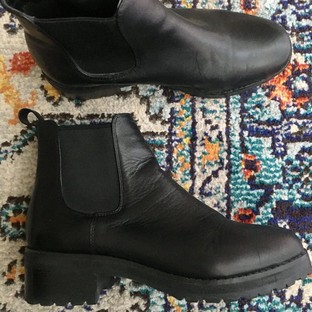 Windsor Smith Black Leather Boots - size 7.5/38.5